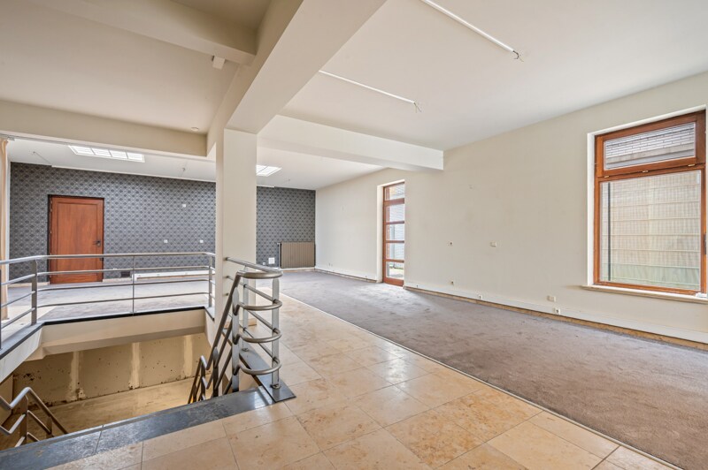 Commerciële winkel te Genk