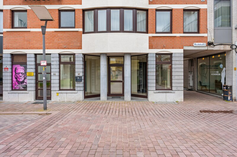 Commerciële winkel te Genk