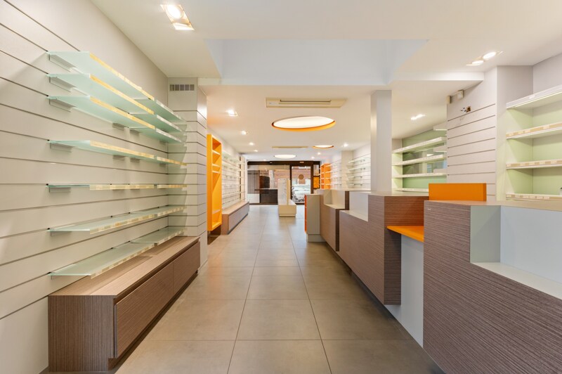 Commerciële winkel te Nevele