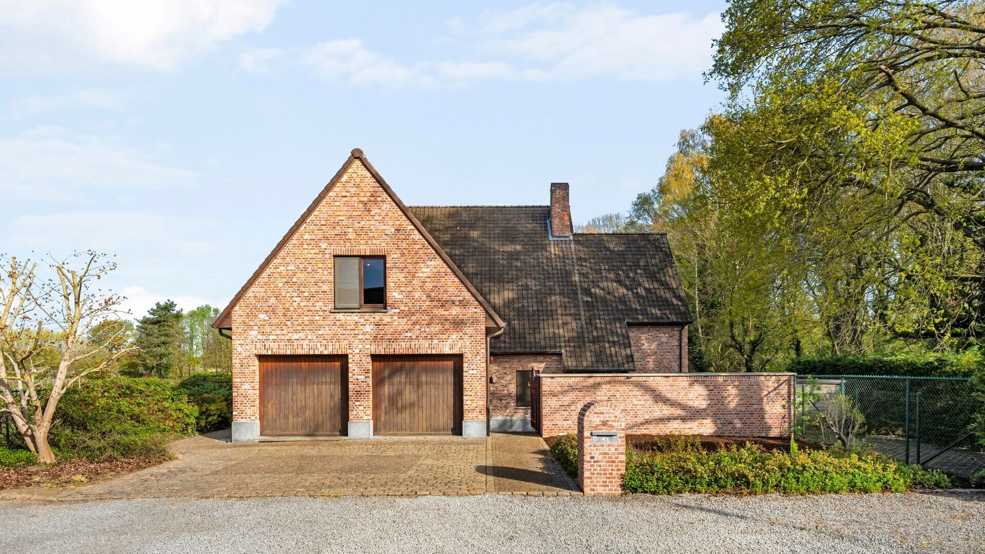 Exclusief en karaktervol landhuis met uitzonderlijke woonbeleving op een terrein van 8070m² in Heusden-Zolder.