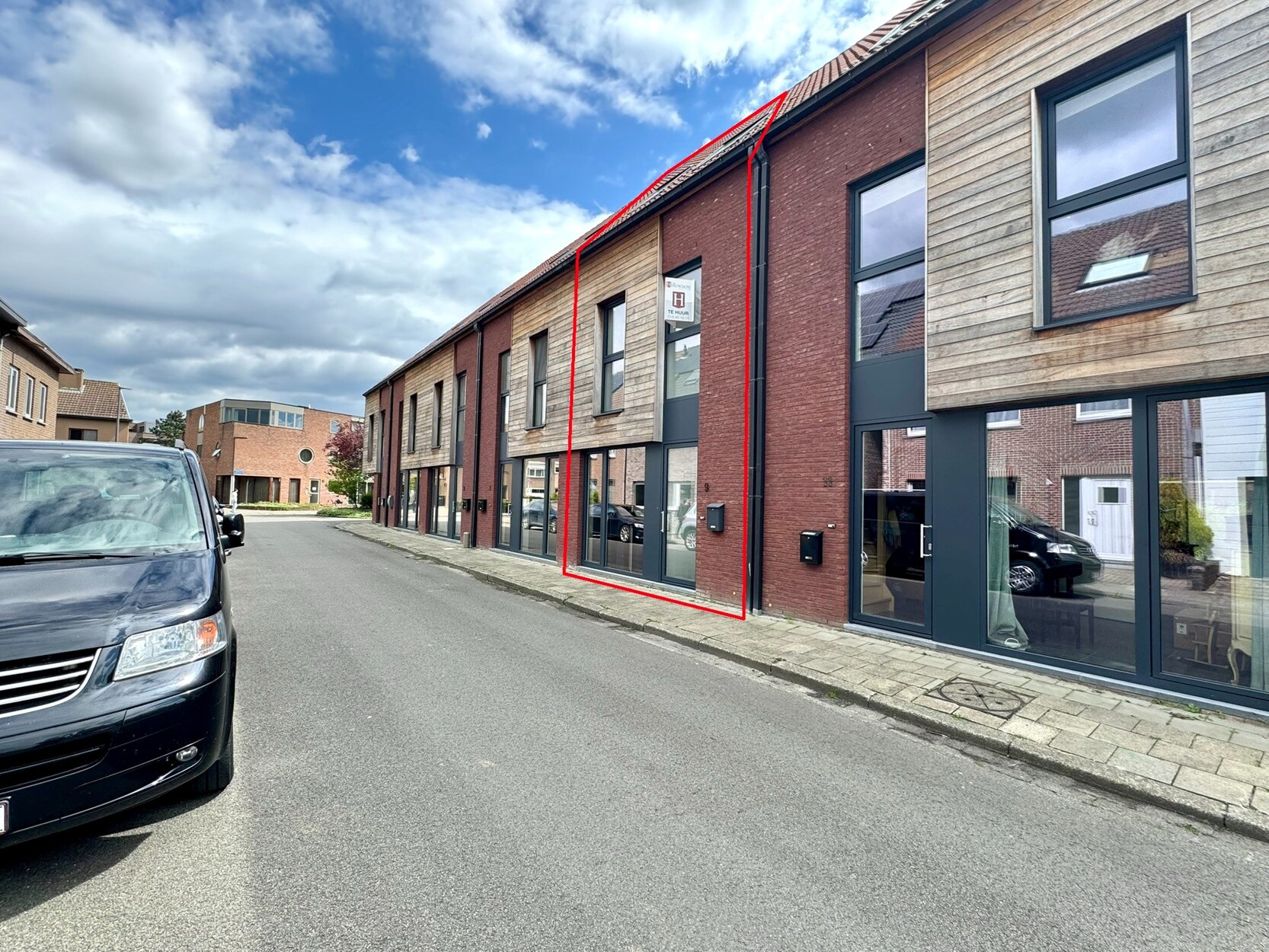 Recente stadswoning met 3 à 4 slaapkamers en een tuintje