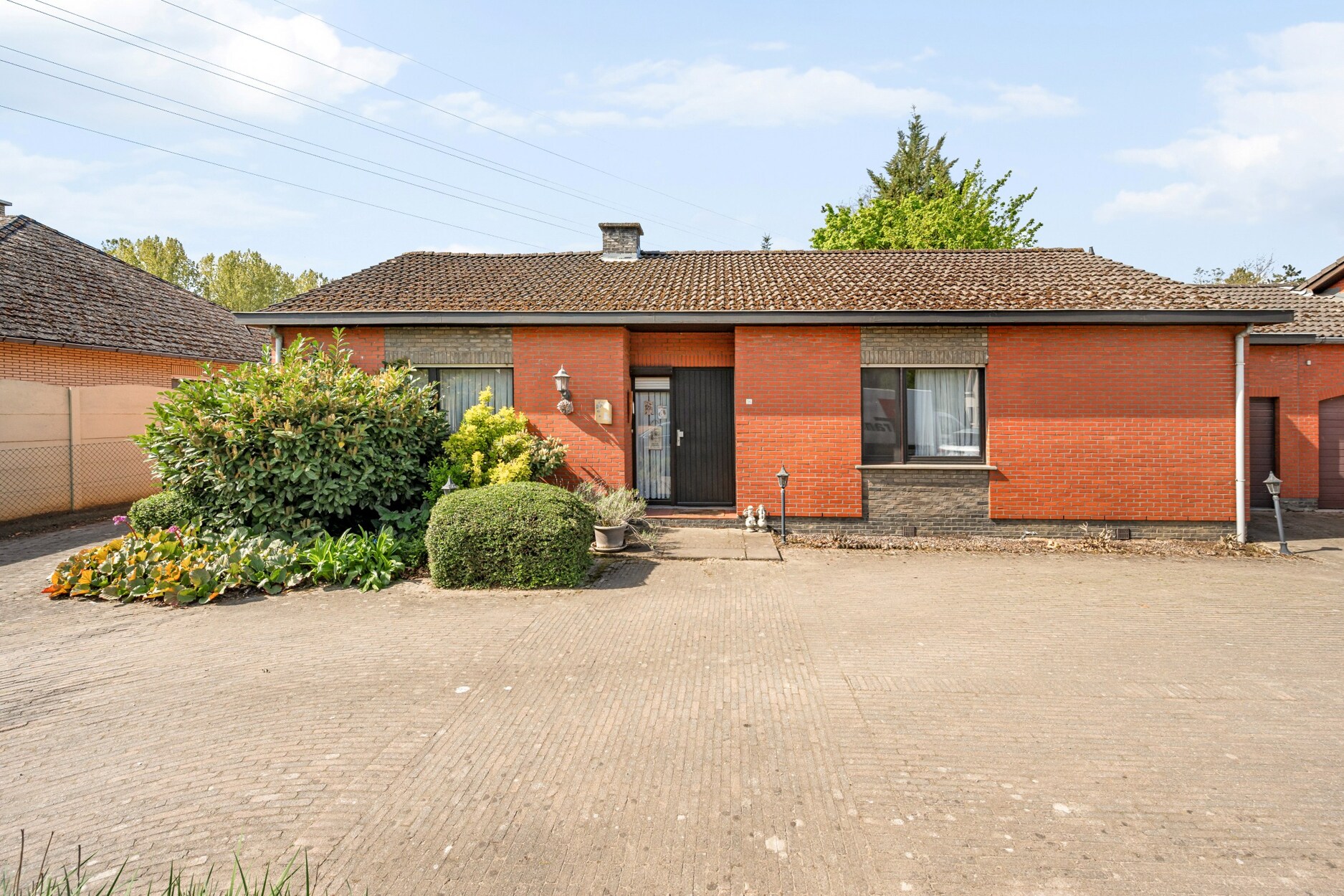 Gelijkvloerswoning met 3 slaapkamers op een perceel van 1204m²