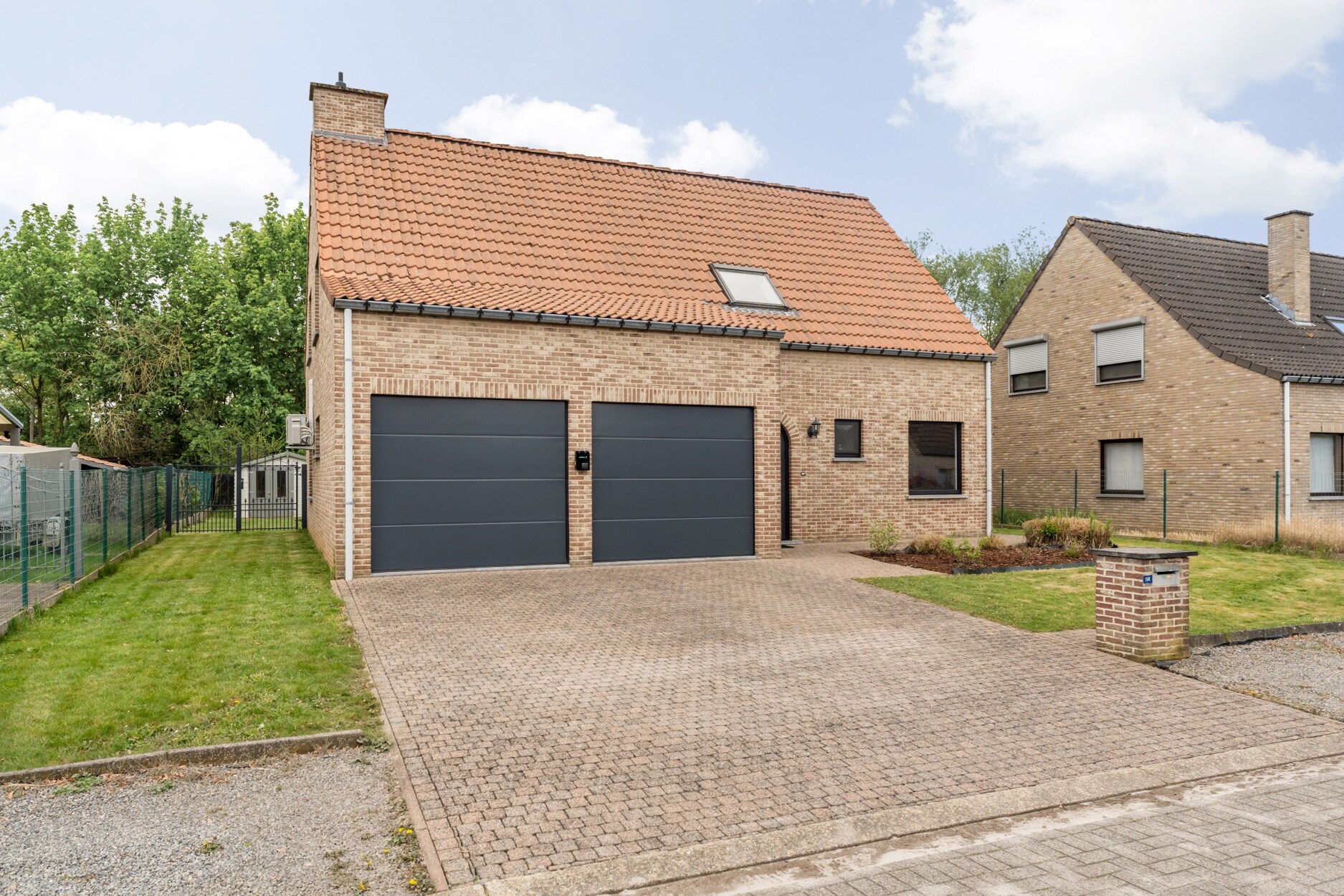 Energiezuinige gerenoveerde woning met 4 slaapkamers op een perceel van 543m²