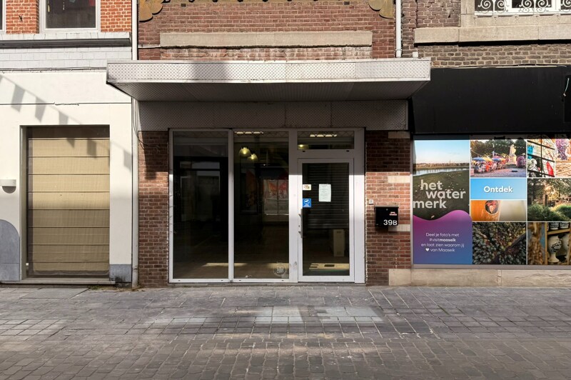 Commerciële winkel te Maaseik