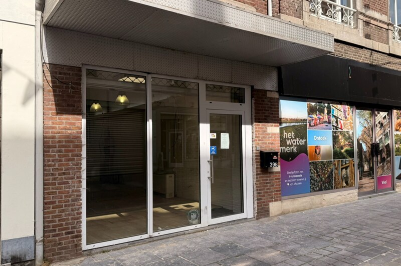 Commerciële winkel te Maaseik