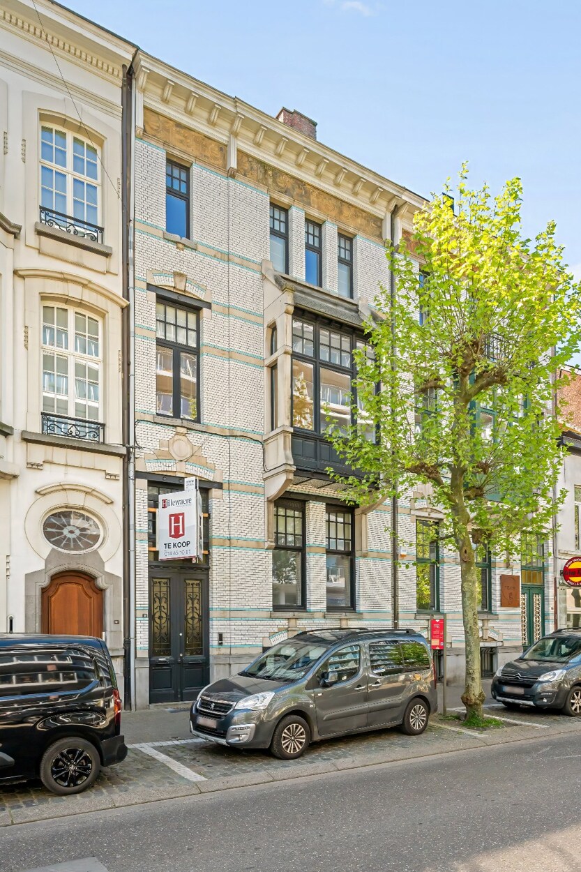 Prachtige herenwoning met tuin, polyvalante ruimte en dubbele garage