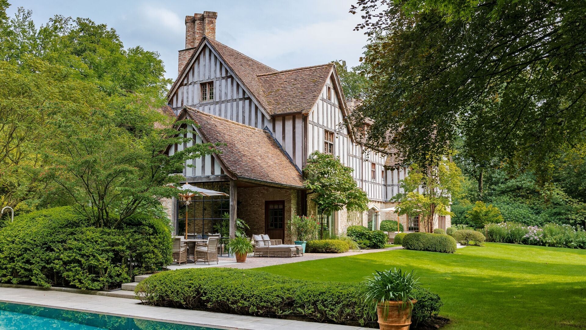 Magnifieke English Tudor hartje Koningshof