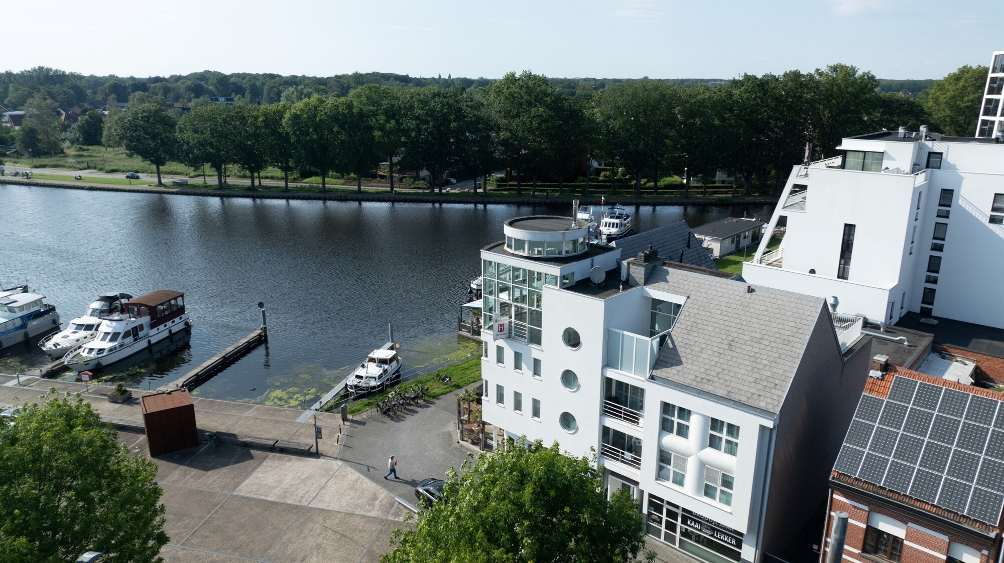 Penthouse van 300 m² met diverse terrassen op toplocatie met fantastisch uitzicht over het kanaal