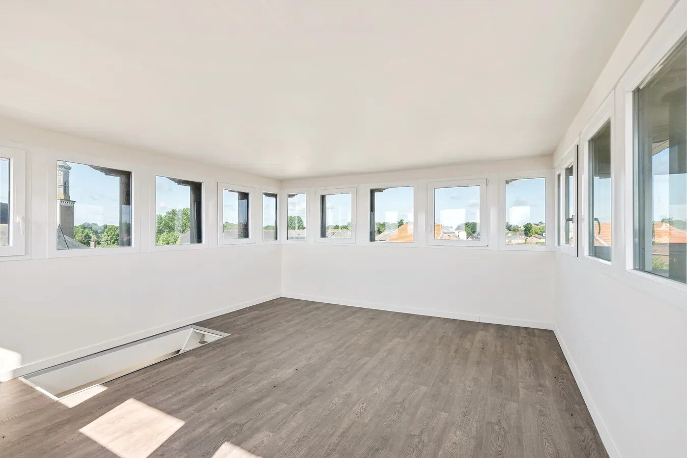 Gunstig gelegen 3 slaapkamersappartement met parkeerplaats in het Oud-Gemeentehuis van Kumtich