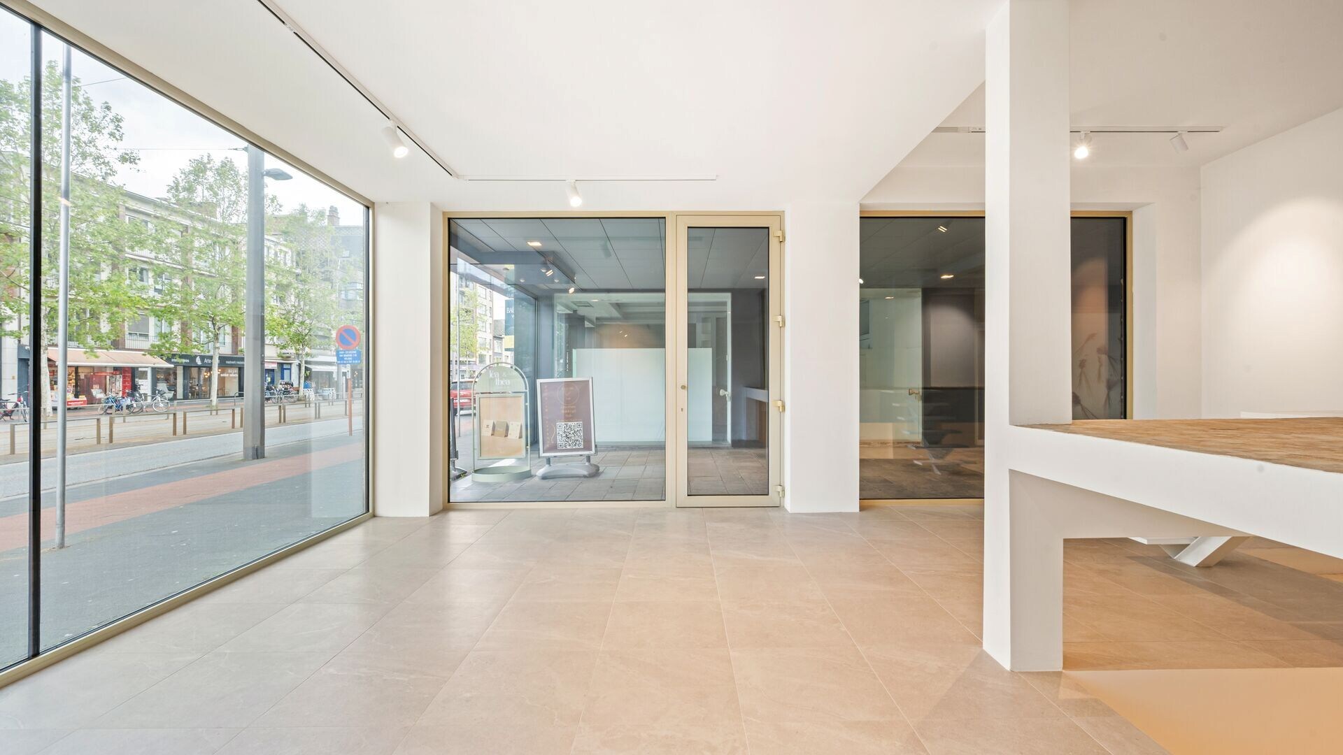 Twee handelpanden te Mortsel centrum - Winkelstraat