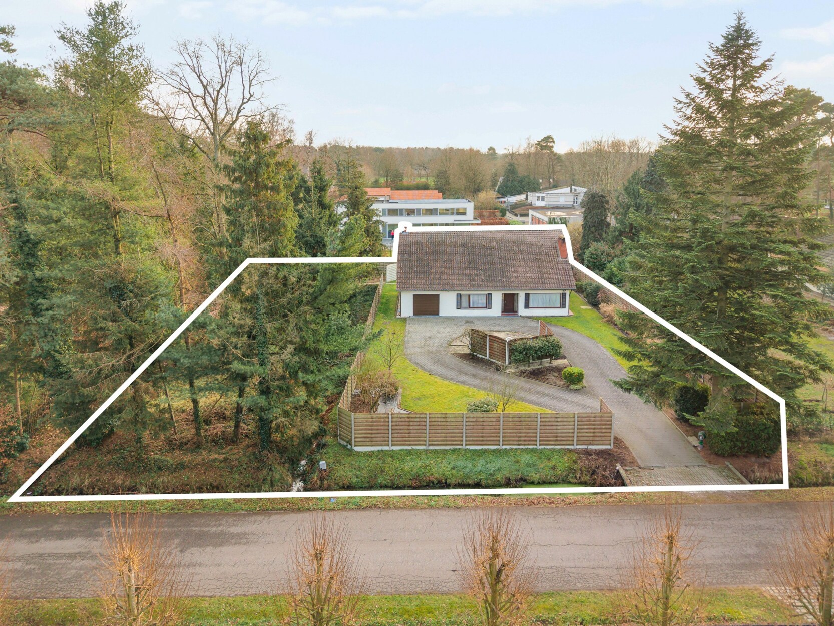 Gezinswoning met 2 slaapkamers op 2133 m² te Retie