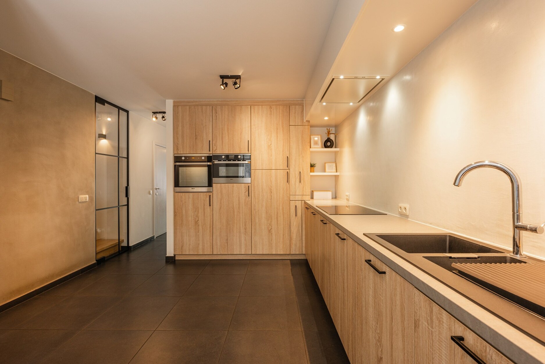 Trendy stadswoning met 3 ruime slaapkamers en tuintje