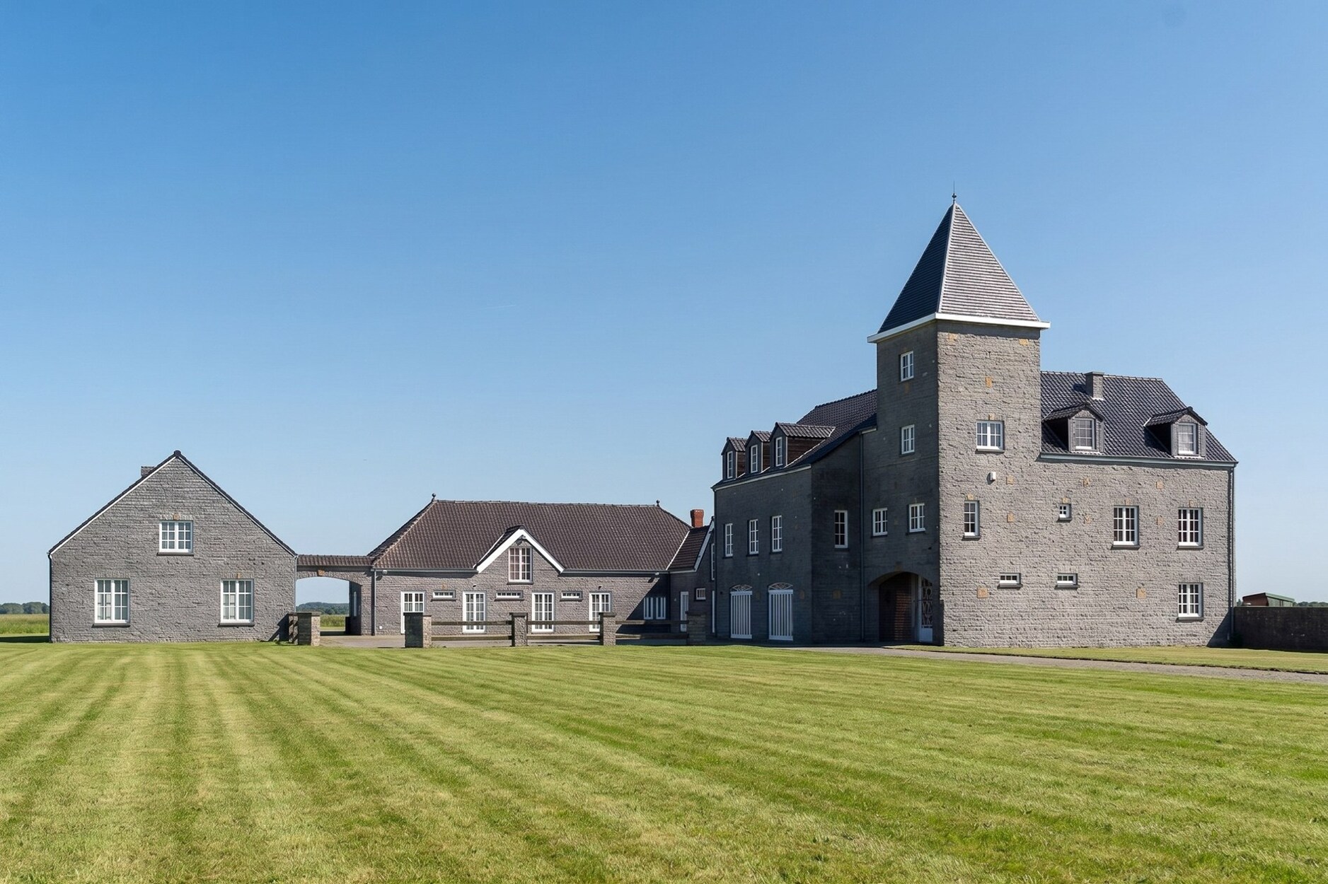 Denée - Karaktervolle eigendom in de vallei van de Molignée