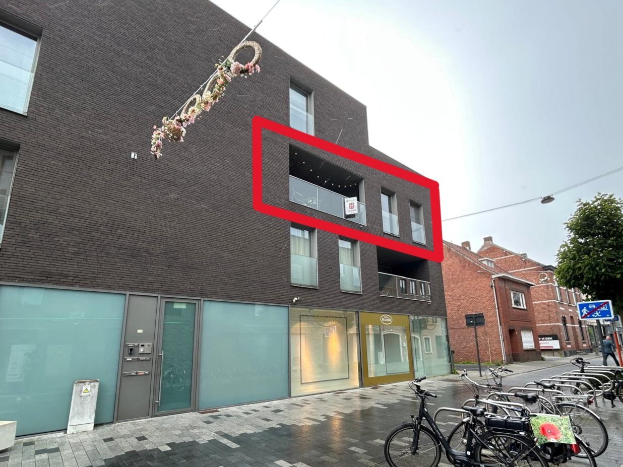 Ruim éénslaapkamerappartement op top locatie te Lommel