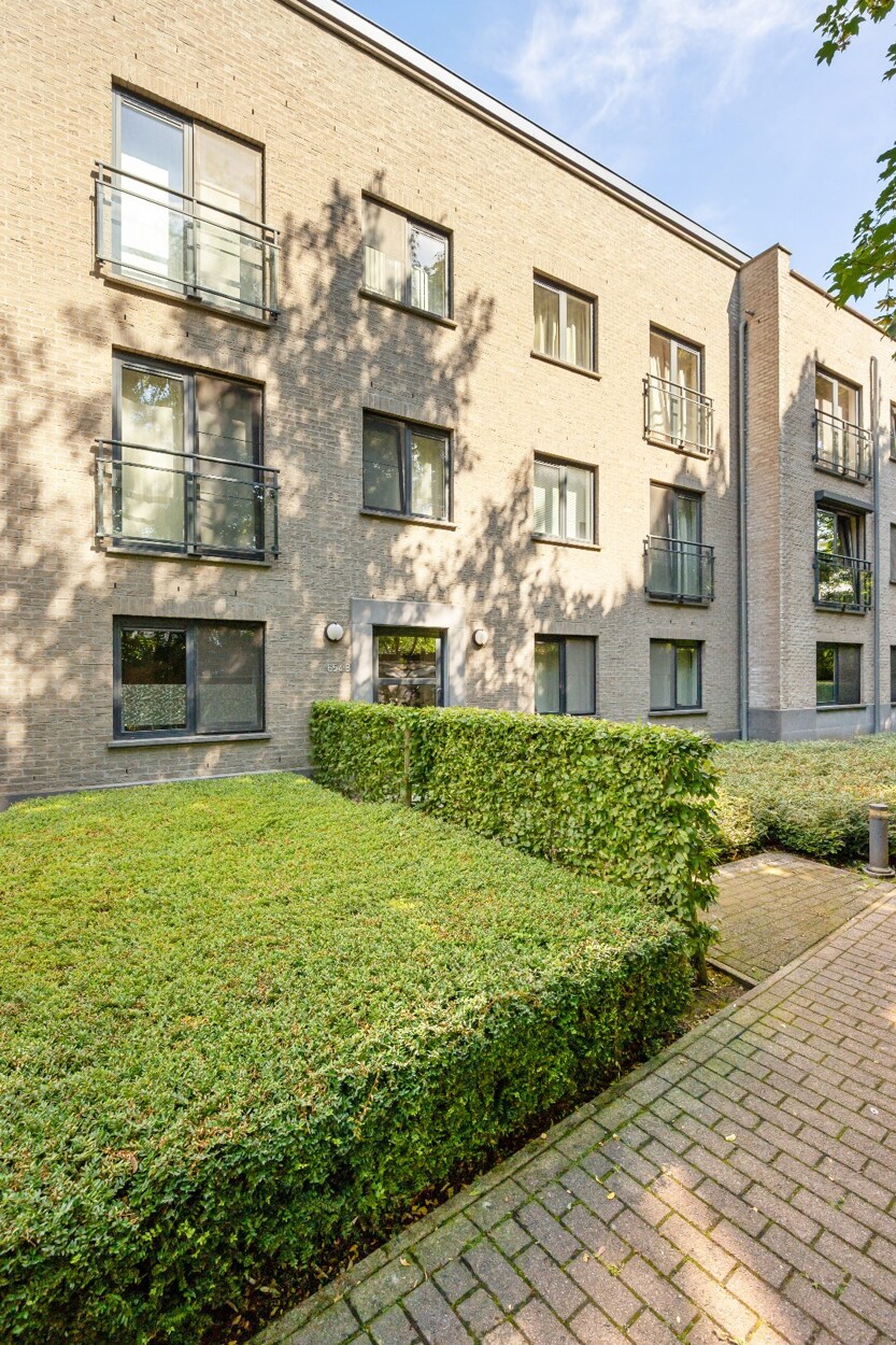 Licht appt. in oase van groen in het centrum