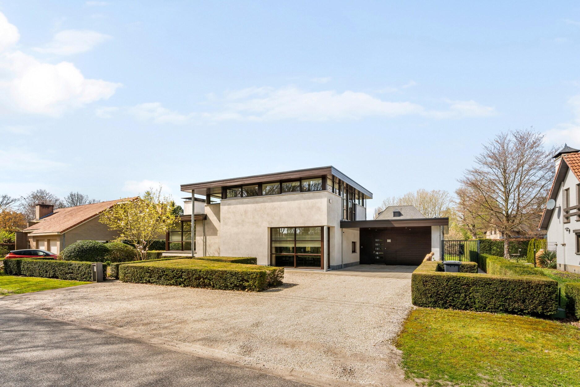 Moderne villa op 1.240 m² in residentiële omgeving te Achel 