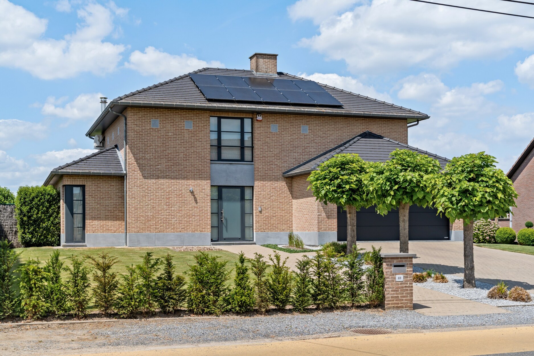 Instapklare villa met 4 slaapkamers gelegen op ca. 1 hectare
