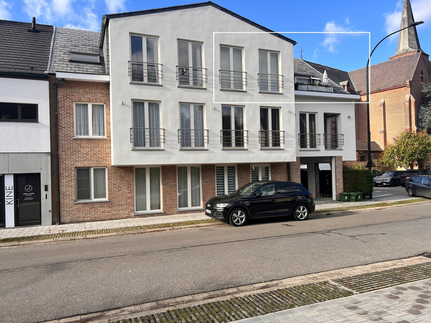 Ruim en instapklaar 1 slaapkamer appartement op 2e V van 103 m² met leuk terras 