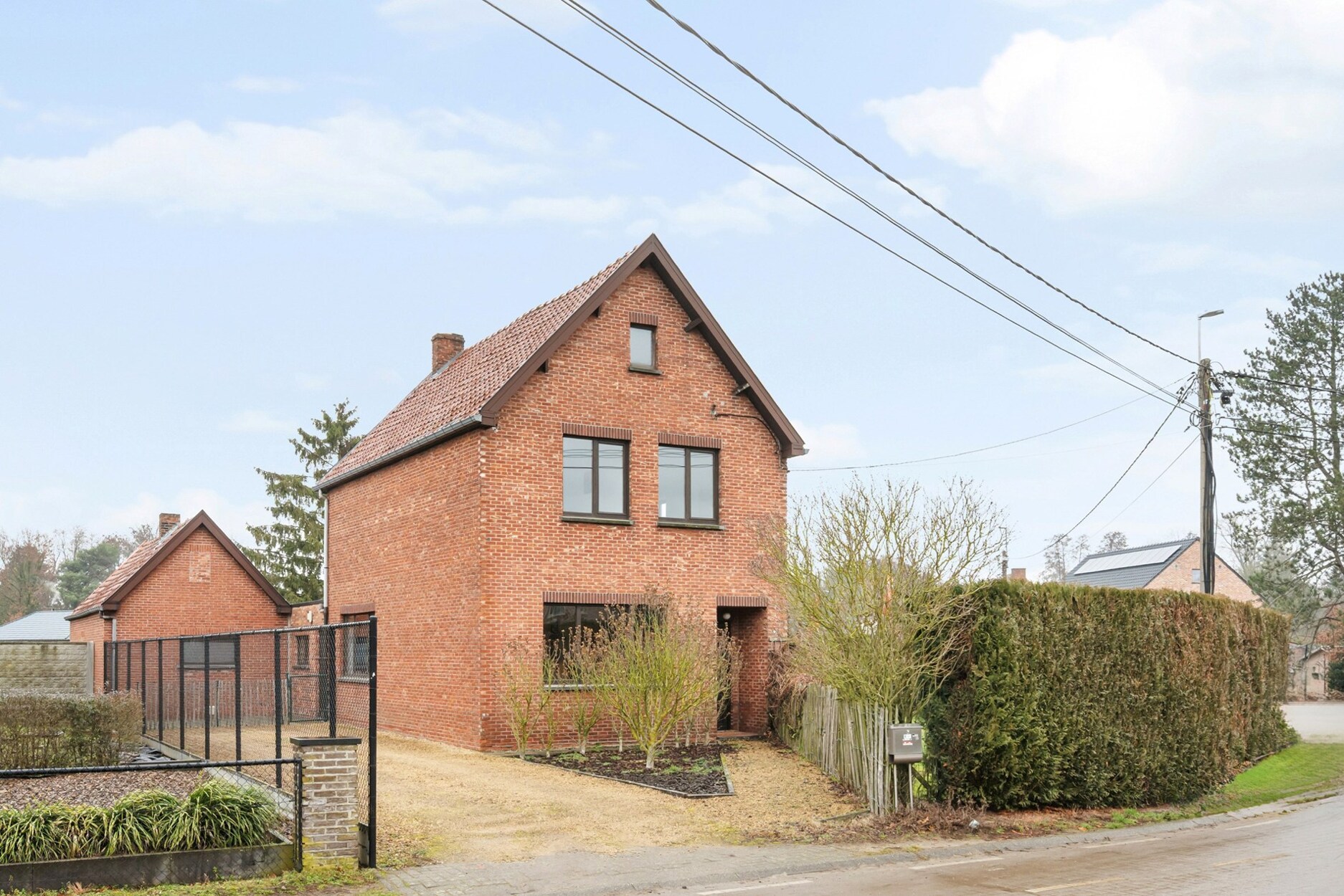 Ideaal gelegen woning op een perceel +- 898m2 te Zonhoven