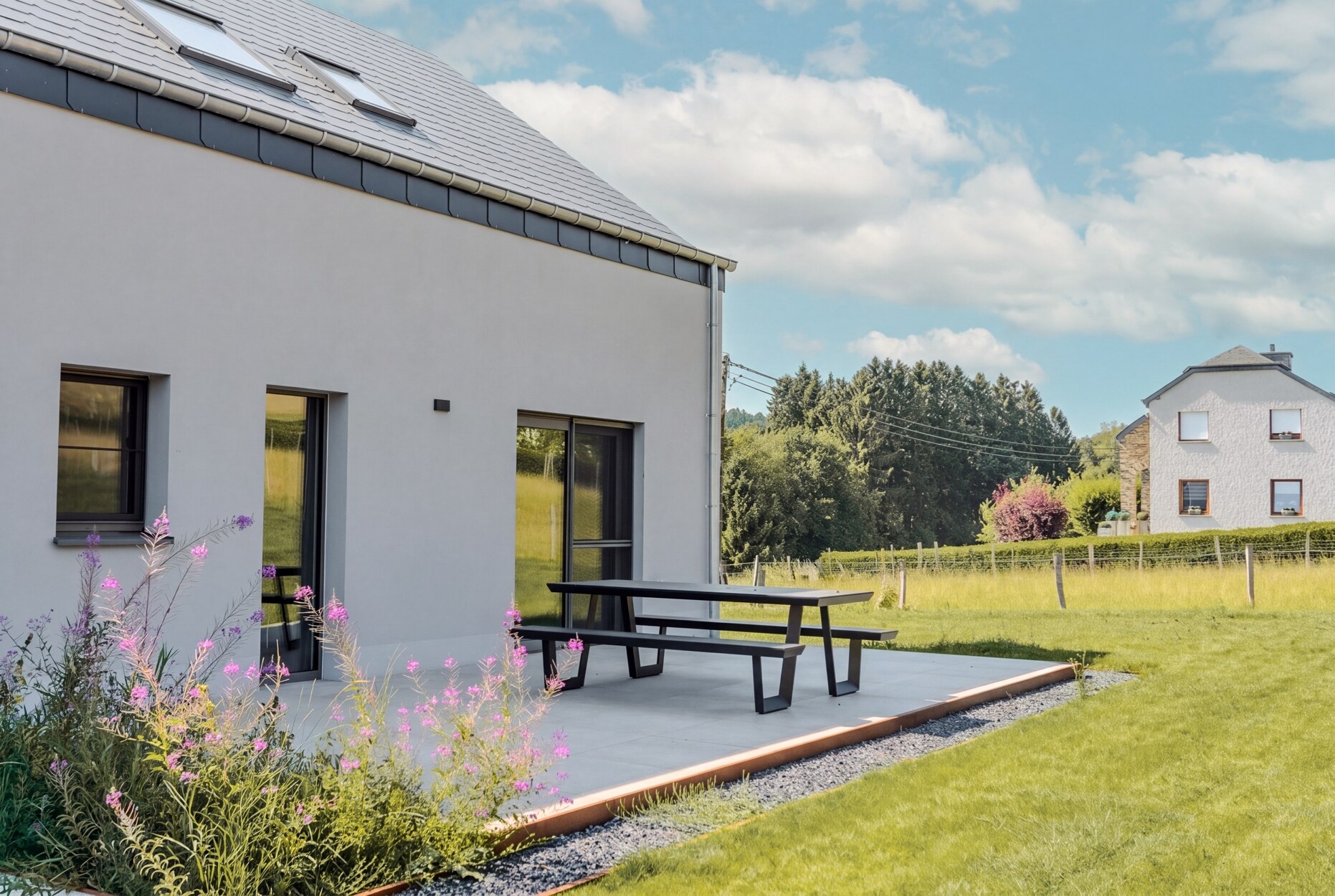 Saint-Ode - Hedendaags huis met tuin