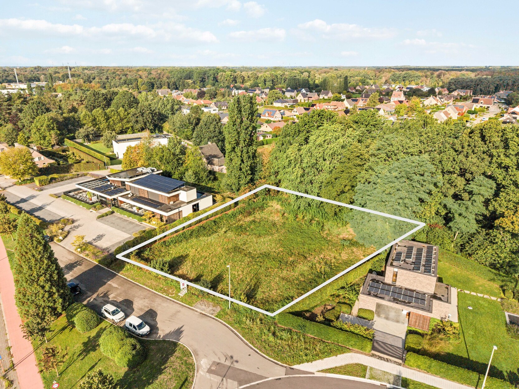Bouwgrond ca. 2.147 m², voor 1 vrijstaande eengezinswoning. 