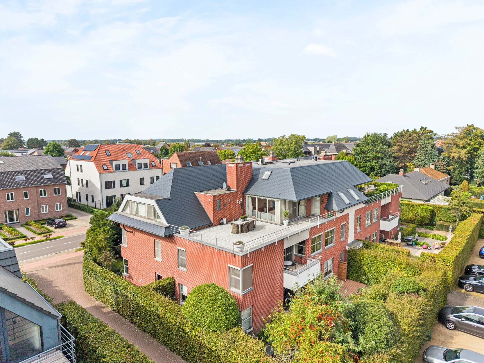 Exclusief dakappartement met terras van ca. 55m² en garagebox te Hoogstraten!
