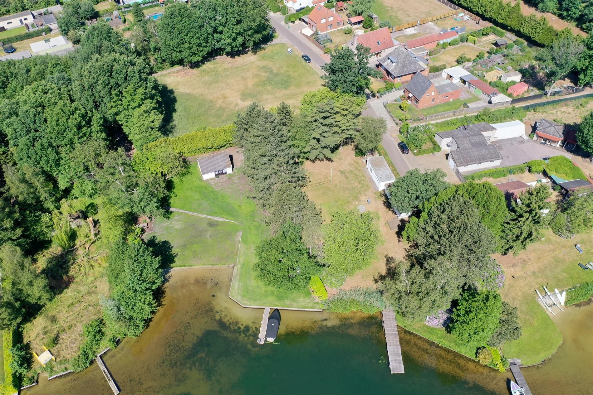 het internet Vorige Kanon Uniek gelegen bouwgrond op een perceel van 900 m² + naastliggende grond van 1717 m² aan Miramar te Mol het internet Vorige Kanon Uniek gelegen bouwgrond op een perceel van 900 m² + naastliggende grond van 1717 m² aan Miramar te Mol